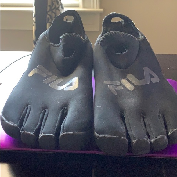 fila pool shoes mens